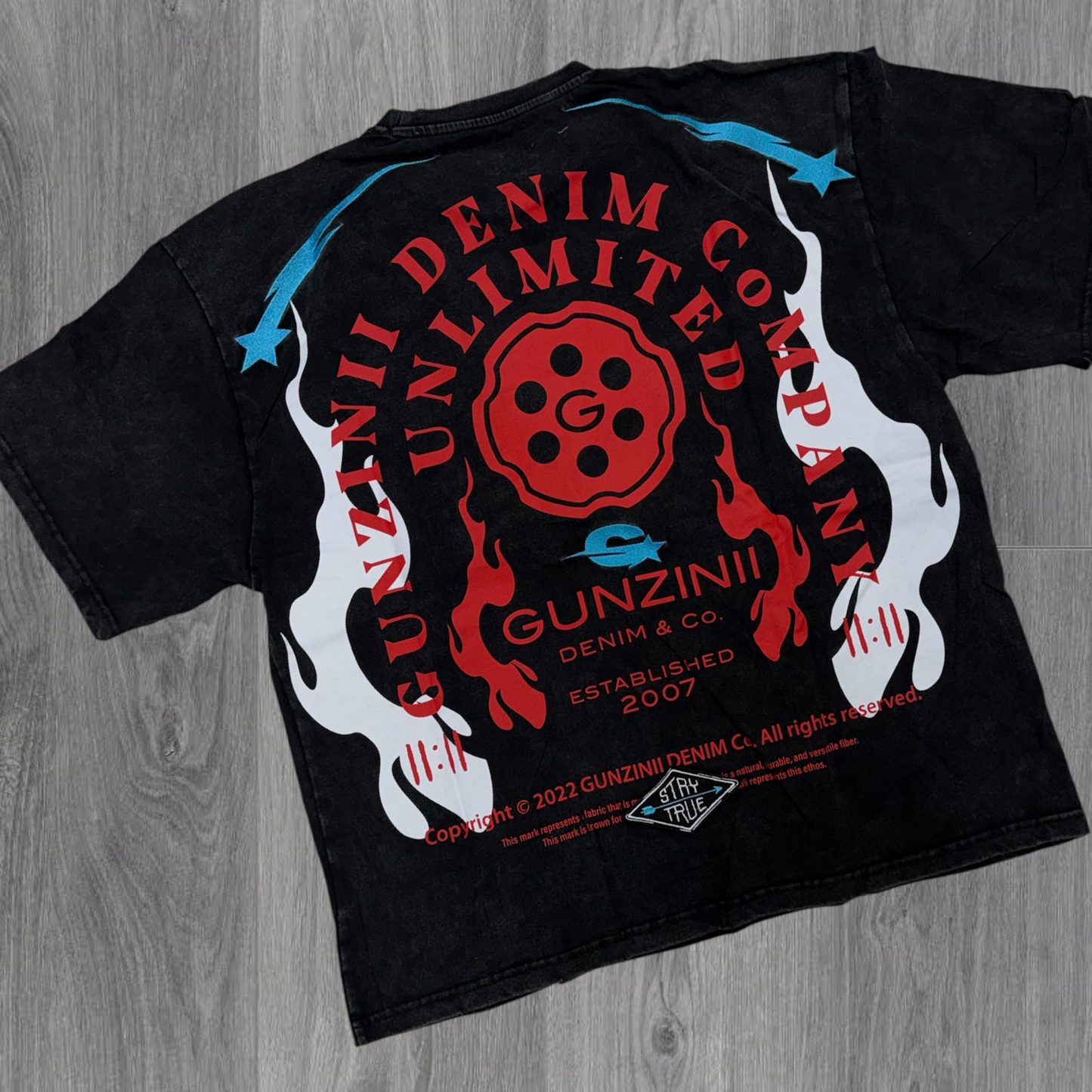 Gunzinii - Property T-shirt - Black - 1000