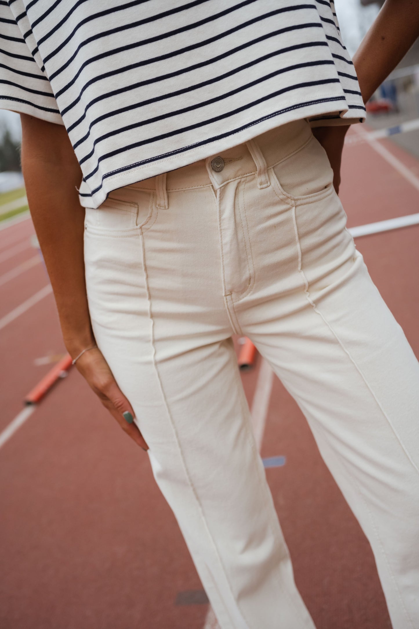 Beige Dadi Jeans